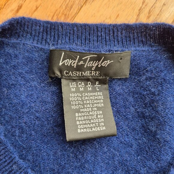 Lord & Taylor Cashmere Sweater Crew Neck Size Medium - Picture 2 of 8